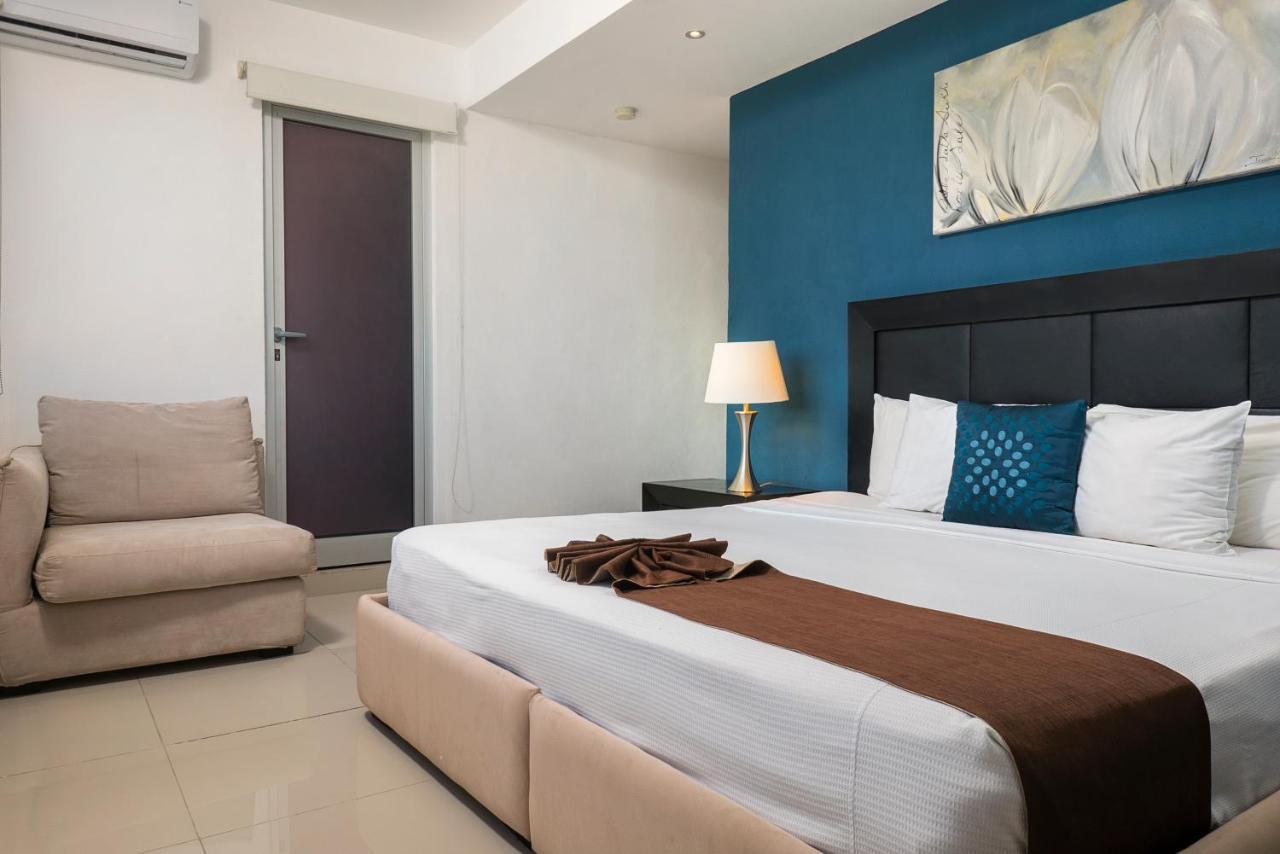Suites Malecon Cancún Eksteriør bilde